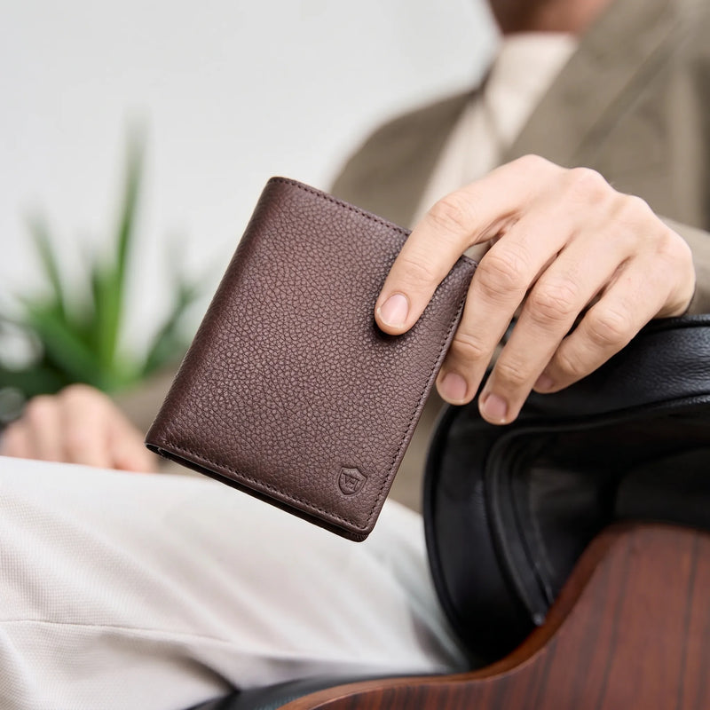 Geldbörse mit RFID-Schutz & 8 Kartenfächer (Genarbt)