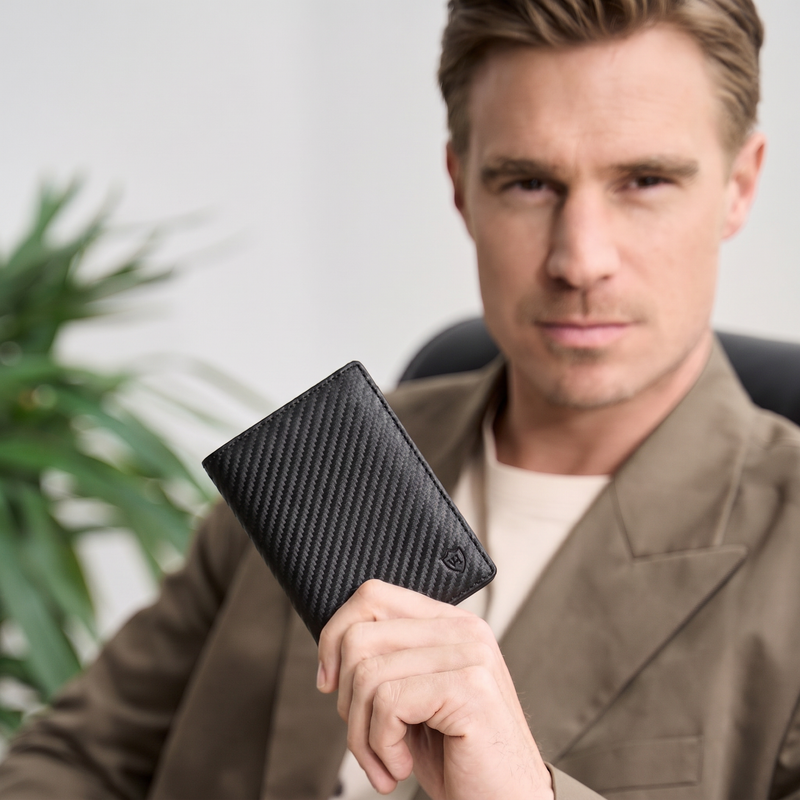Geldbörse mit RFID-Schutz & 11 Kartenfächer (Carbon)