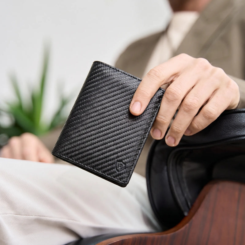 Geldbörse mit RFID-Schutz & 8 Kartenfächer (Carbon)