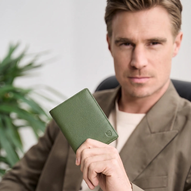 Geldbörse mit RFID-Schutz & 8 Kartenfächer (Genarbt)