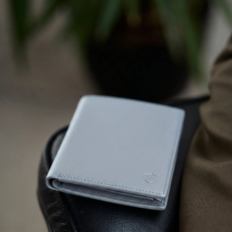 Geldbörse mit RFID-Schutz & 8 Kartenfächer (Genarbt)