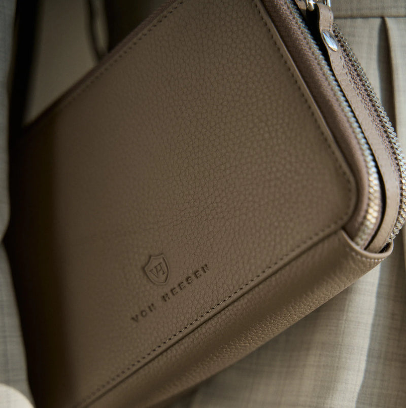 Geldbörse mit RFID-Schutz & 2 Hauptfächer zum Umhängen (Genarbt)